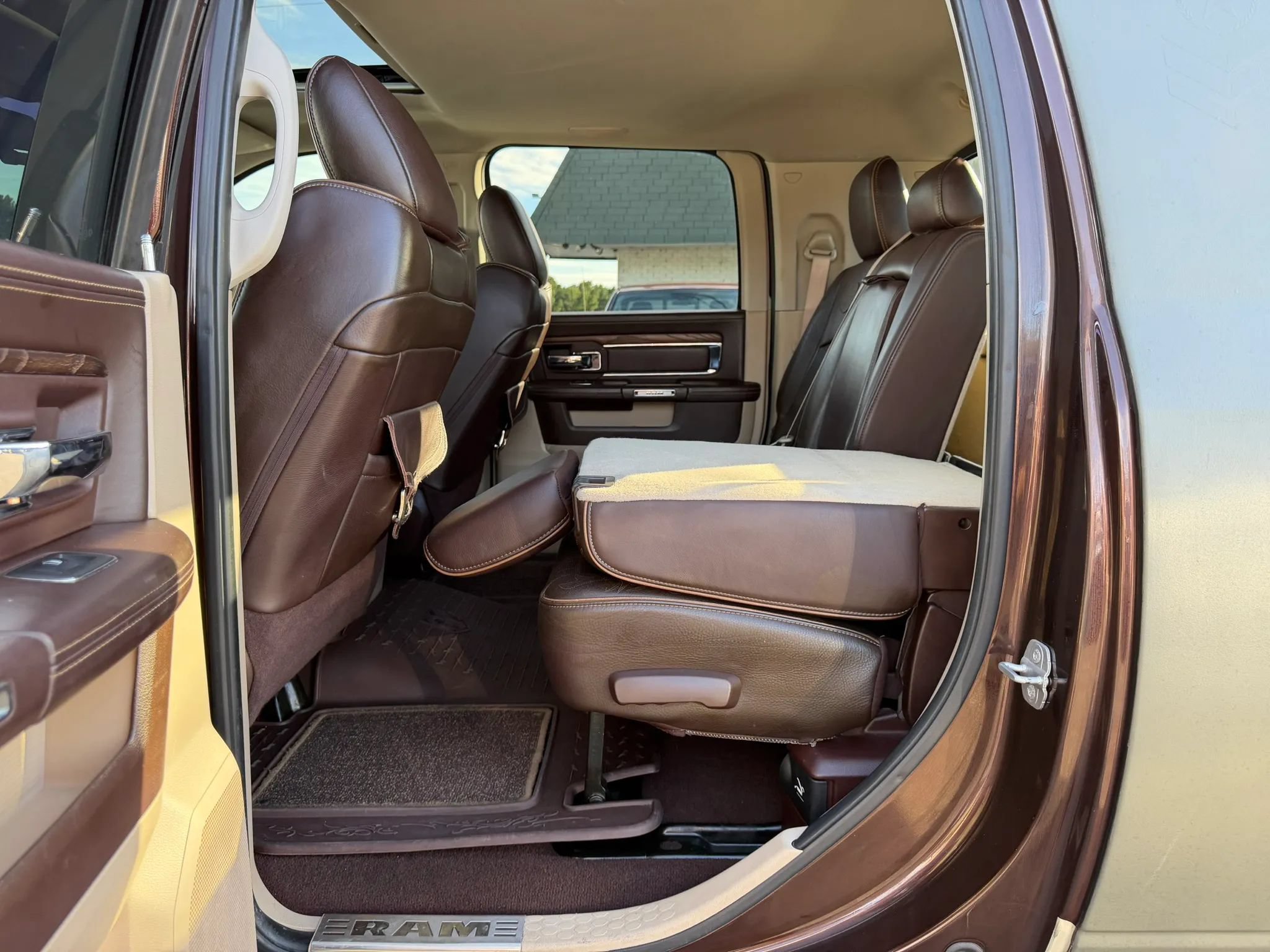 Used 2014 RAM 3500 Laramie Longhorn AWD/4WD image 16