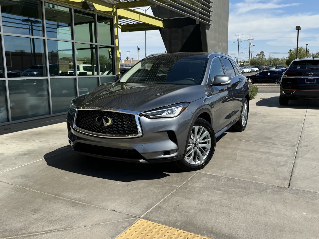 Used 2023 INFINITI QX50 Luxe image 2