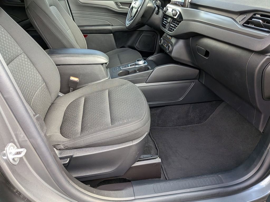 Used 2025 Ford Escape Active image 30