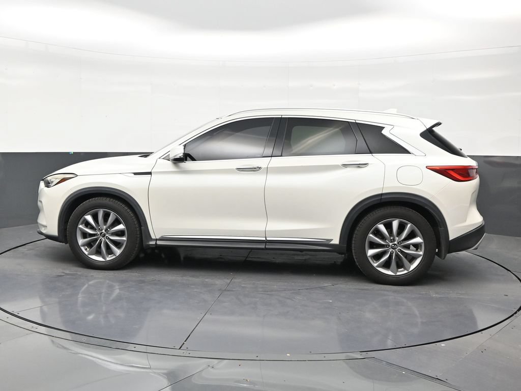 Used 2019 INFINITI QX50 Luxe w/ Navigation Package FWD image 2