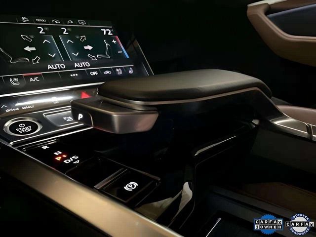 Used 2022 Audi e-tron Premium Plus w/ Premium Plus Package AWD/4WD image 61