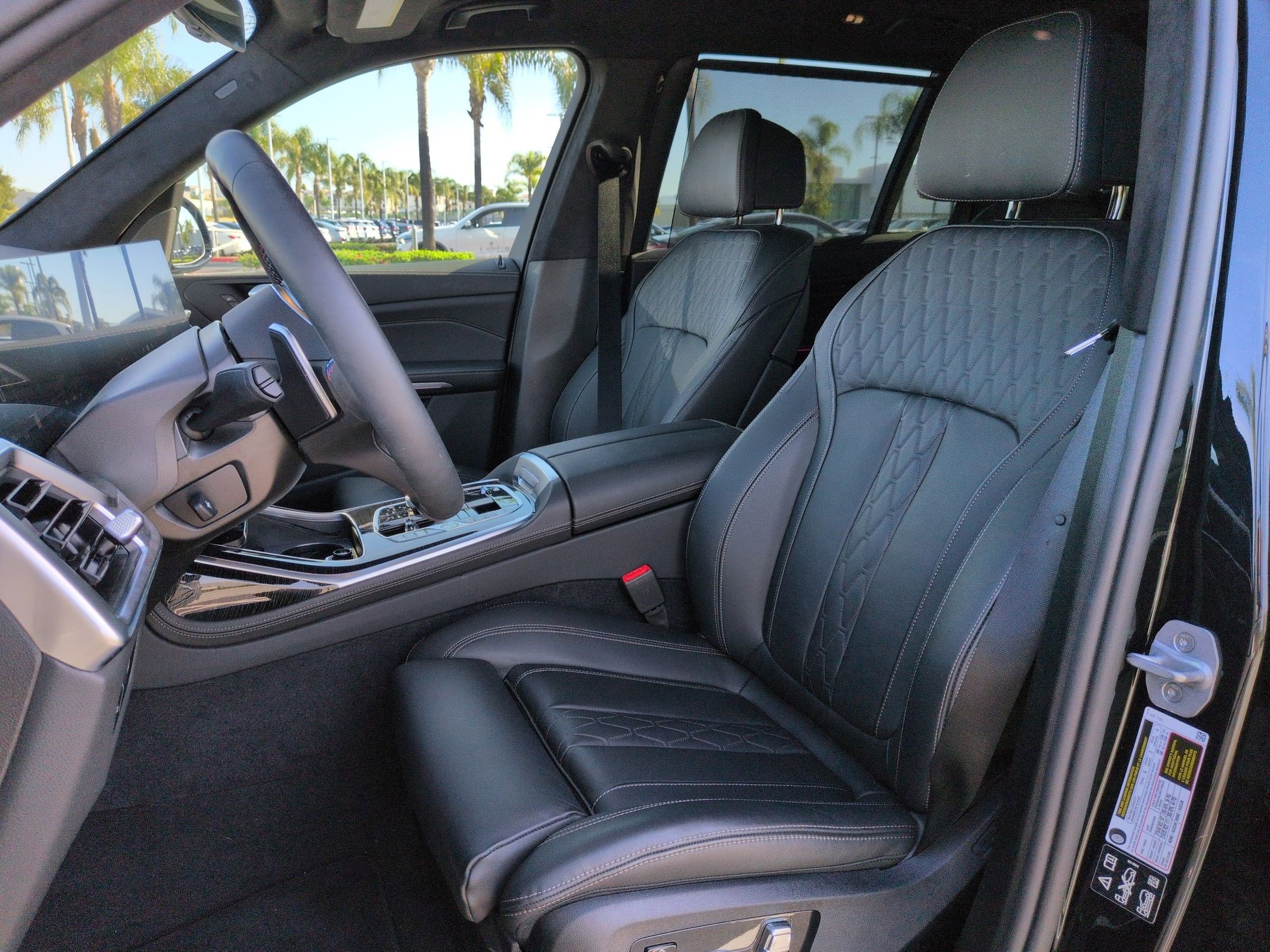 Used 2025 BMW X7 M60i AWD/4WD image 52