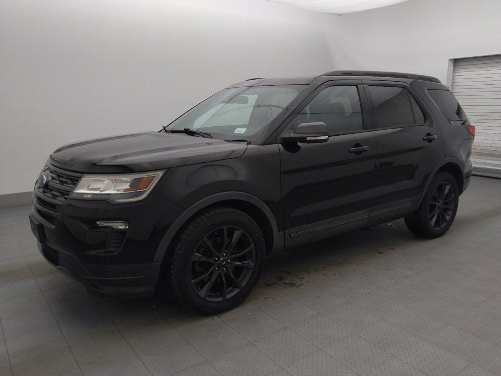 Used 2018 Ford Explorer XLT w/ Equipment Group 202A image 2