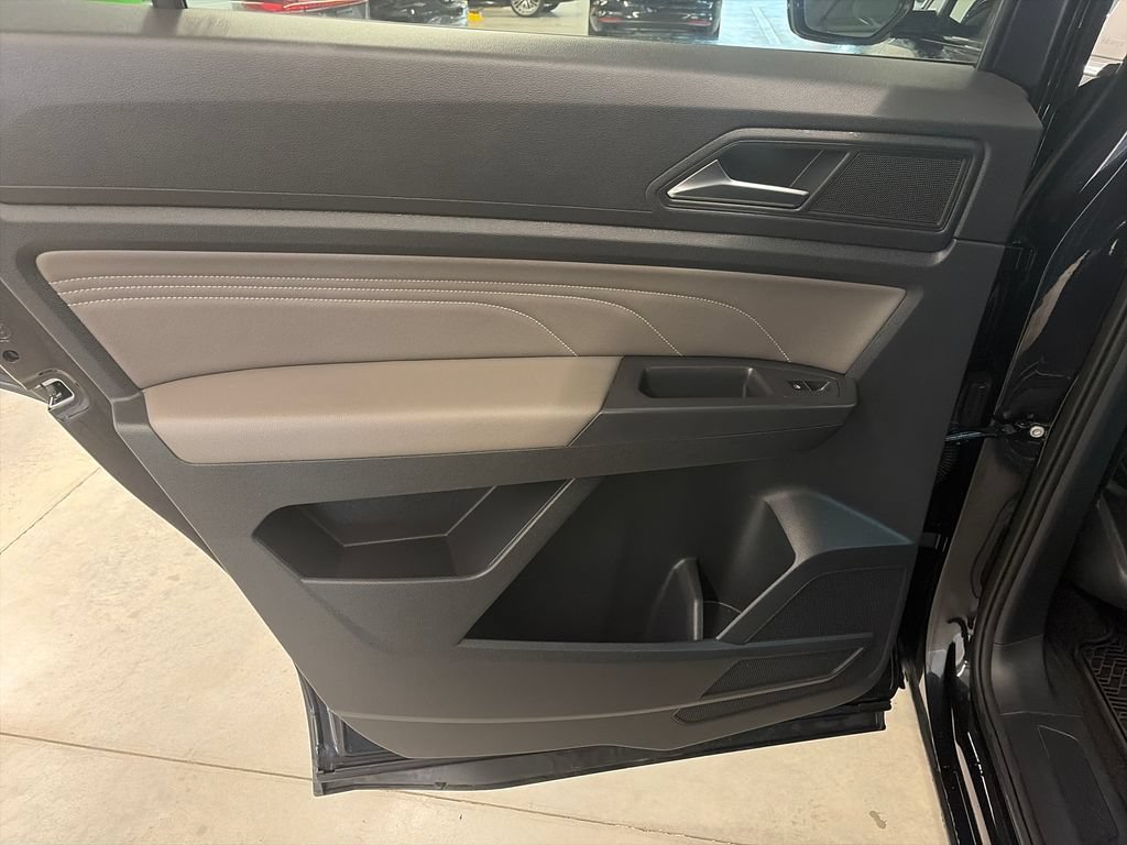 Used 2021 Volkswagen Atlas Cross Sport SE w/ Panoramic Sunroof Package AWD/4WD image 25