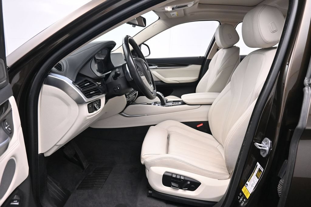 Used 2017 BMW X6 xDrive35i w/ Premium Package Enhanced AWD/4WD image 11
