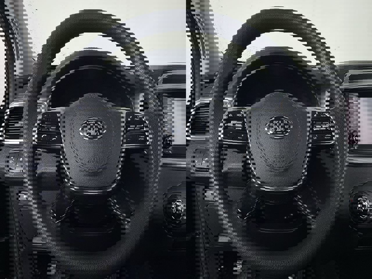 Used 2019 Kia Sorento LX image 13