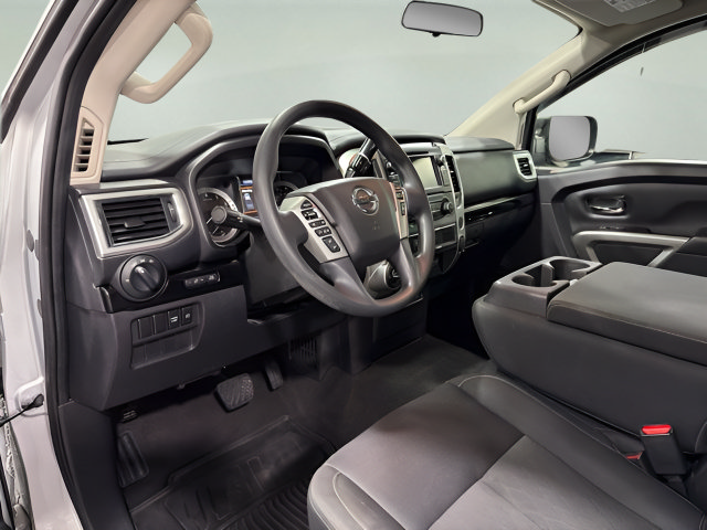 Used 2019 Nissan Titan SV AWD/4WD image 10
