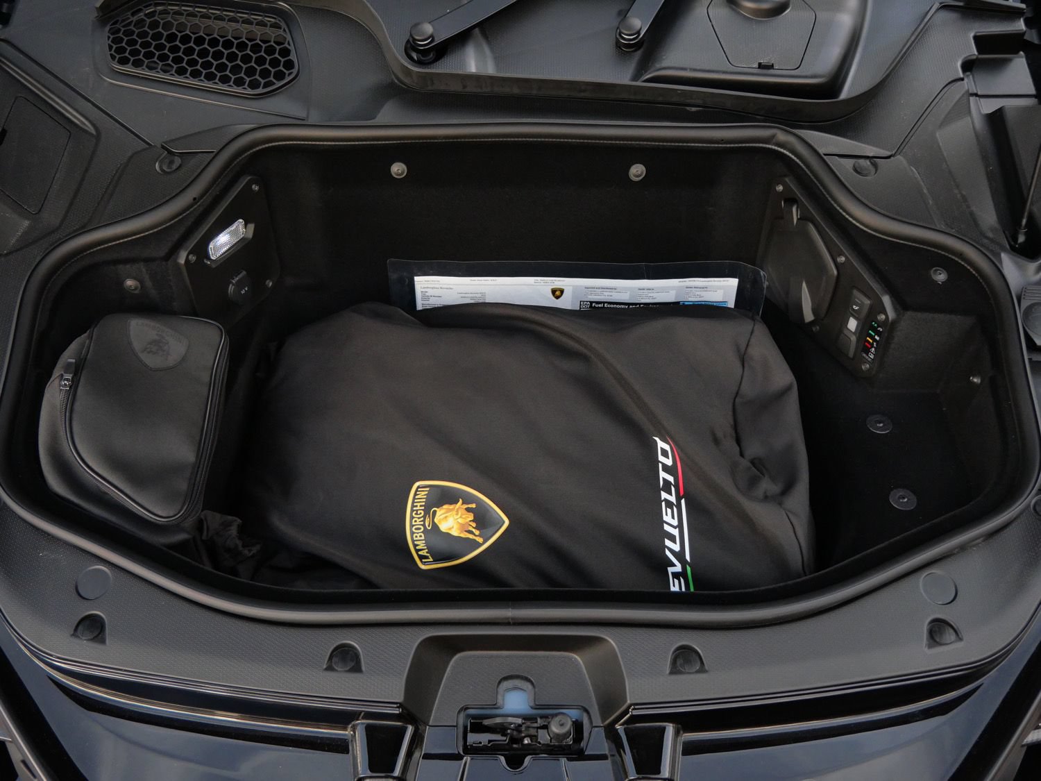 Used 2025 Lamborghini Revuelto AWD/4WD image 30