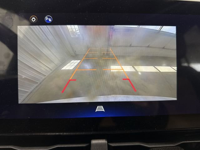 Used 2025 Chevrolet Equinox ACTIV w/ Convenience Package III image 9