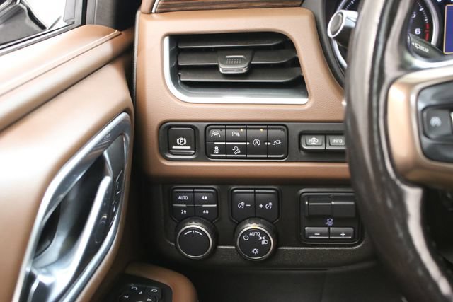 Used 2021 Chevrolet Tahoe High Country w/ Premium Package AWD/4WD image 16