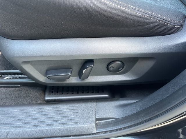 Used 2023 Nissan Rogue SV FWD image 39