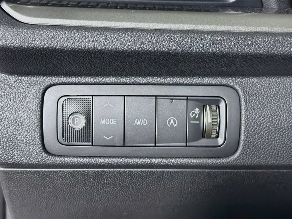 New 2027 Chevrolet Traverse LT w/ Sun and Wheel Package AWD/4WD image 10