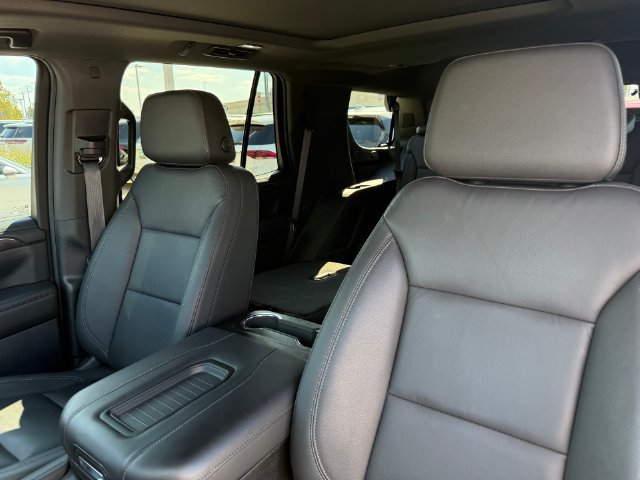 Used 2024 Chevrolet Tahoe LT w/ LT Signature Plus Package RWD image 11