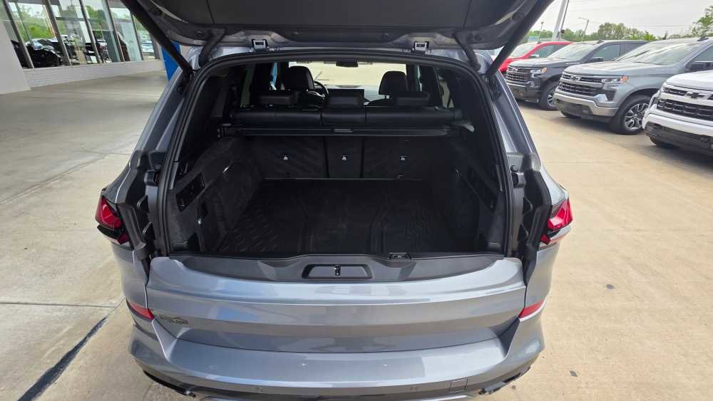 Used 2026 BMW X5 sDrive40i w/ M Sport Package image 9