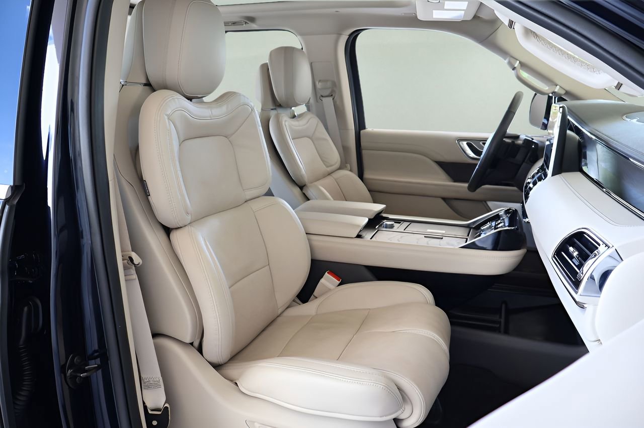 Used 2021 Lincoln Navigator Reserve w/ Luxury Package image 23