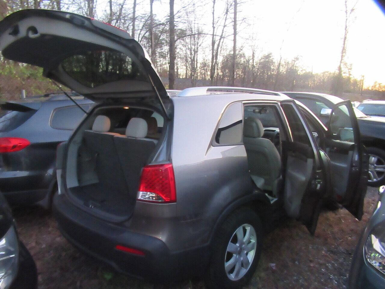 Used 2013 Kia Sorento LX image 10