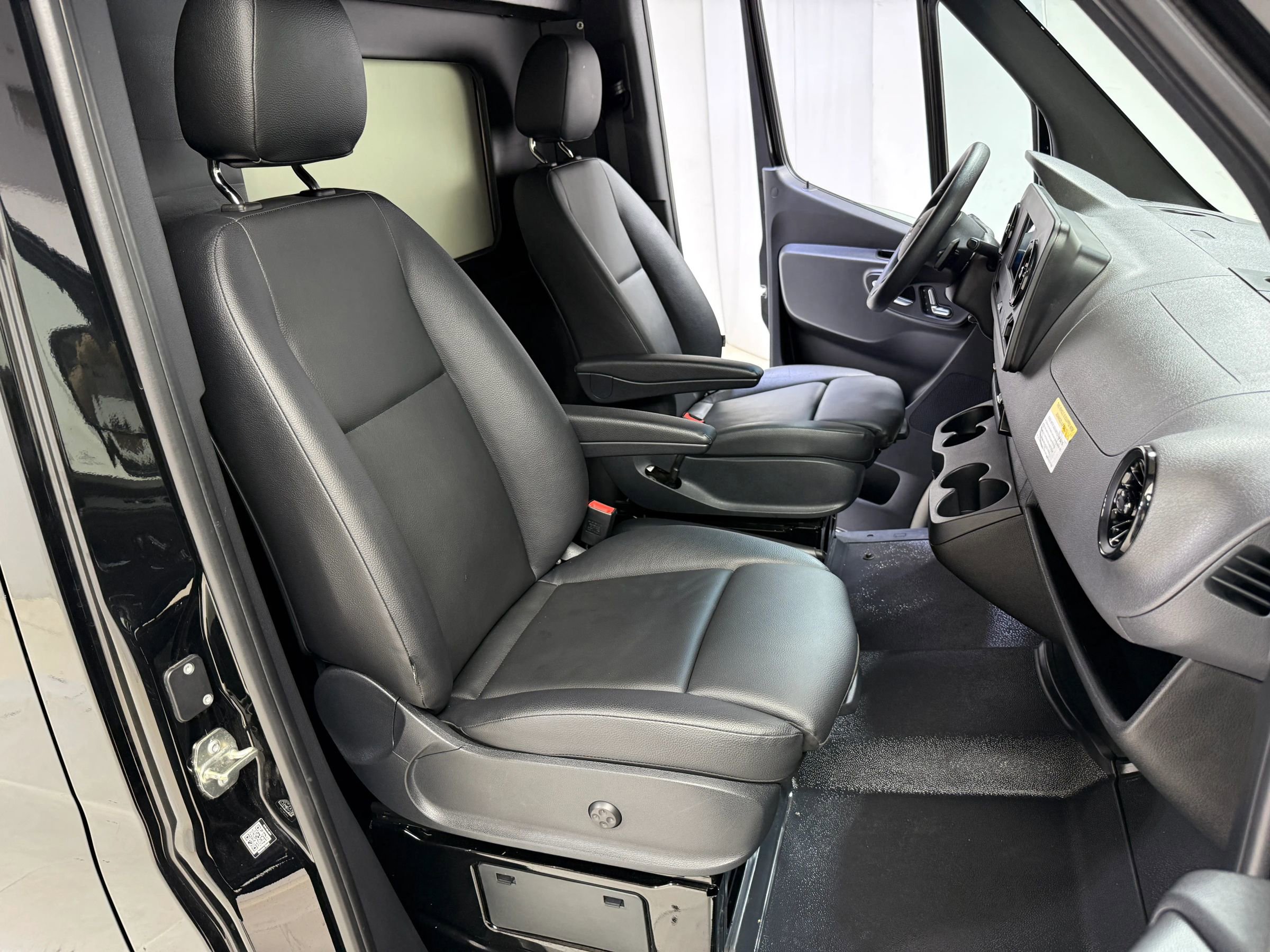 Used 2023 Mercedes-Benz Sprinter 3500 image 66