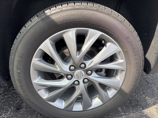 Used 2025 Buick Enclave Preferred AWD/4WD image 27