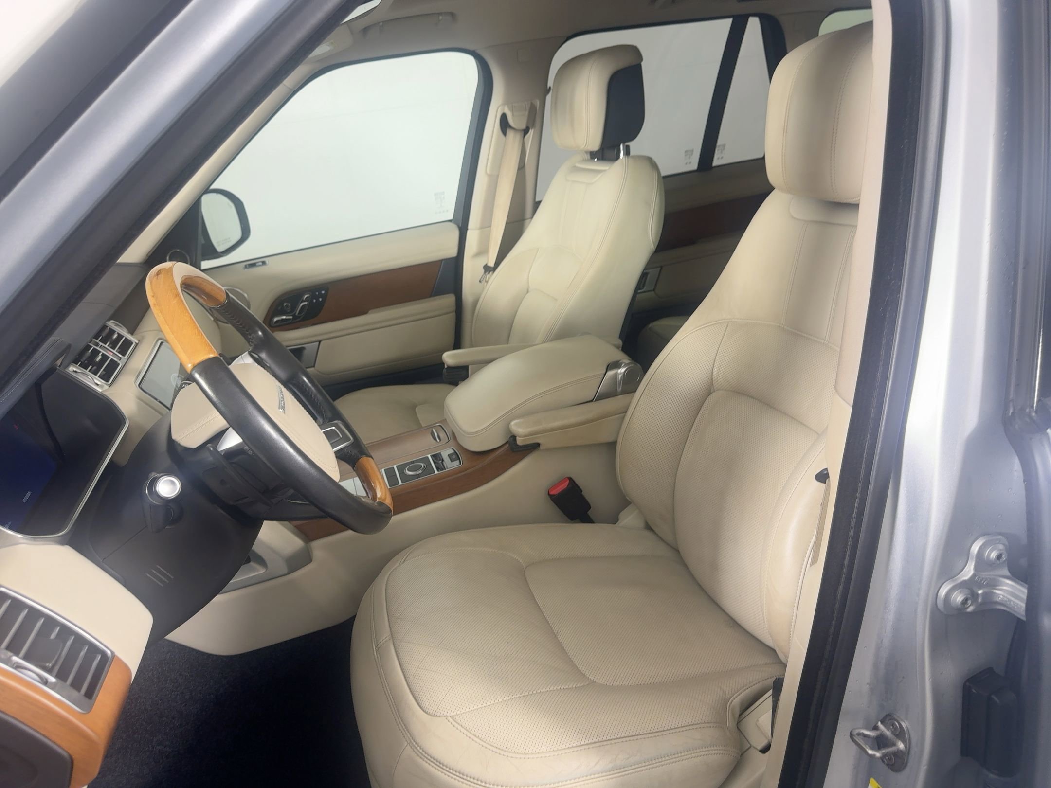 Used 2019 Land Rover Range Rover HSE image 5