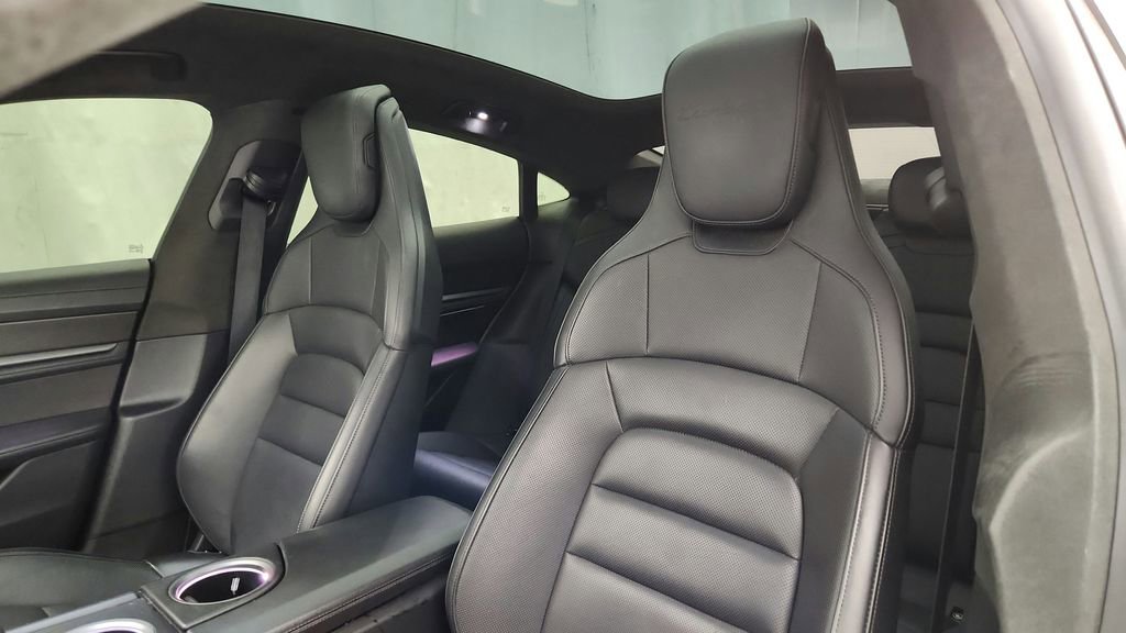 Used 2022 Porsche Taycan Turbo S image 34