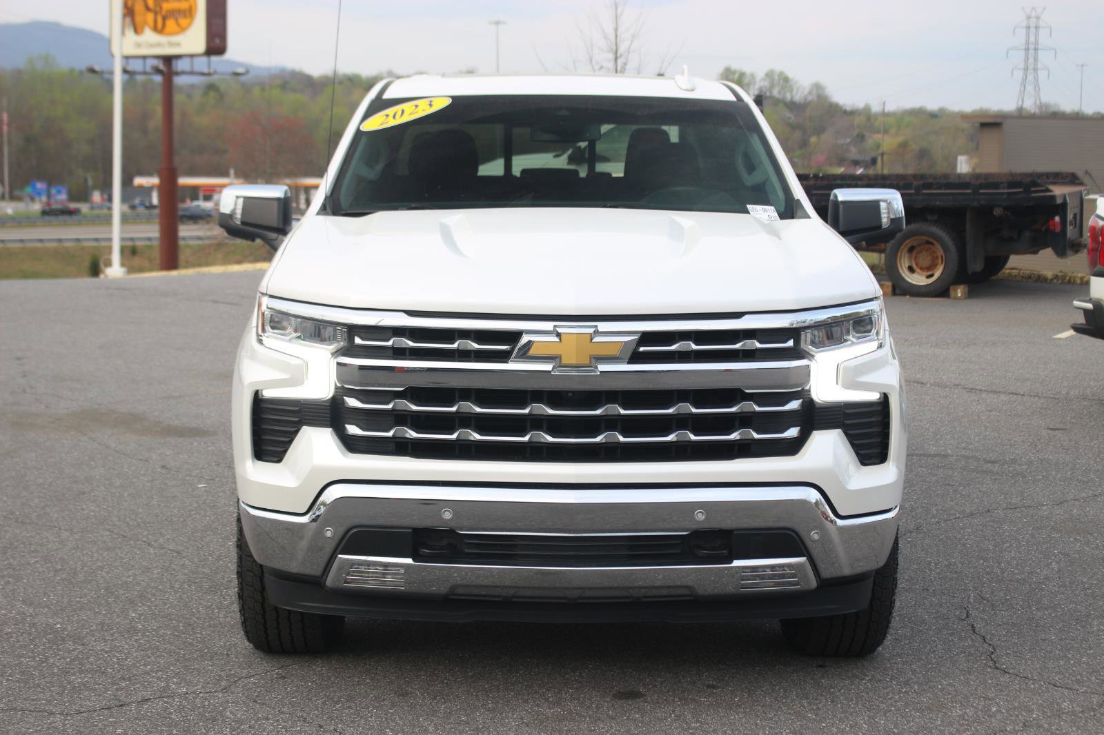 Used 2023 Chevrolet Silverado 1500 LTZ w/ LTZ Premium Package image 2