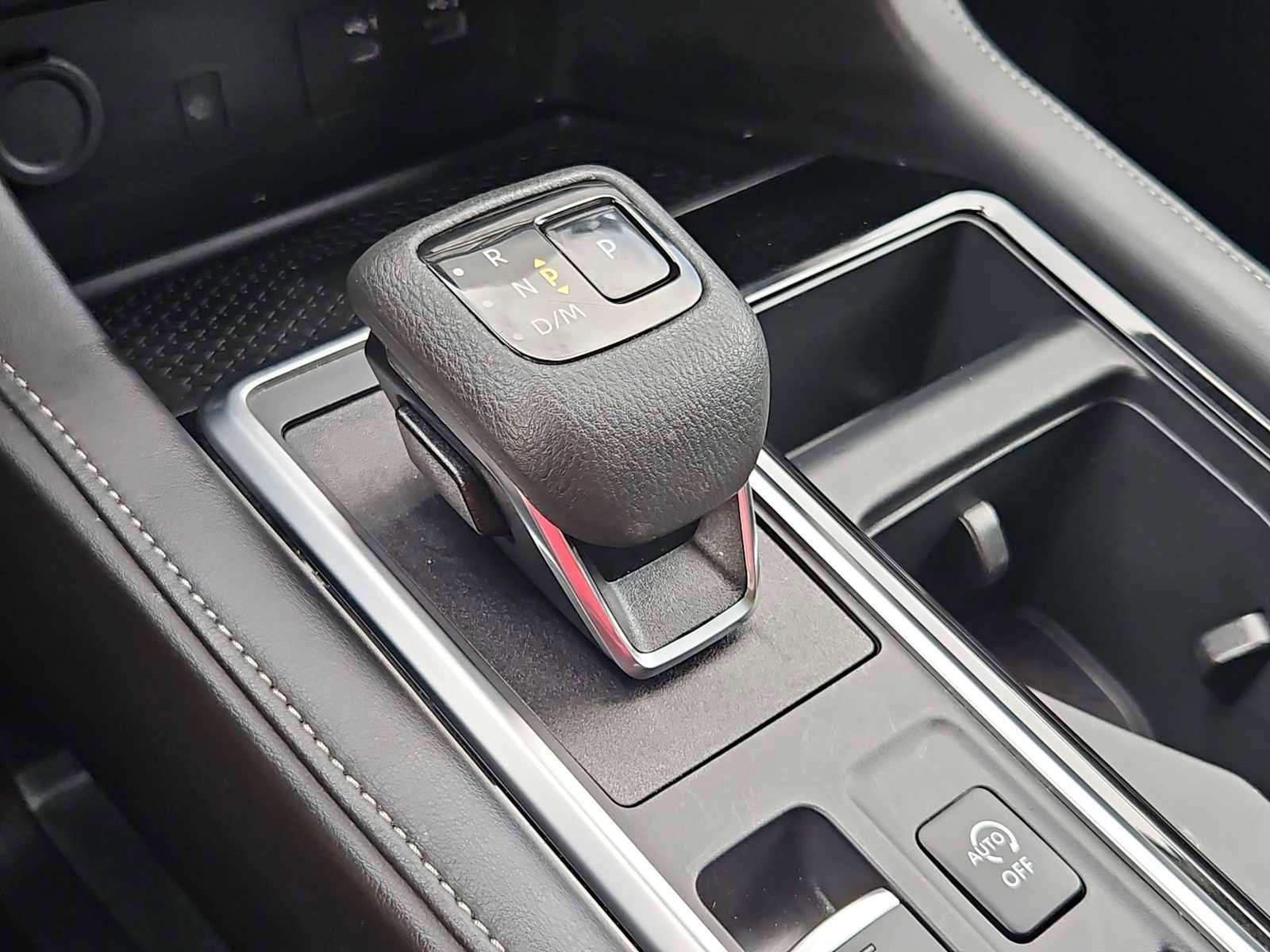 Used 2025 Nissan Pathfinder SL image 16