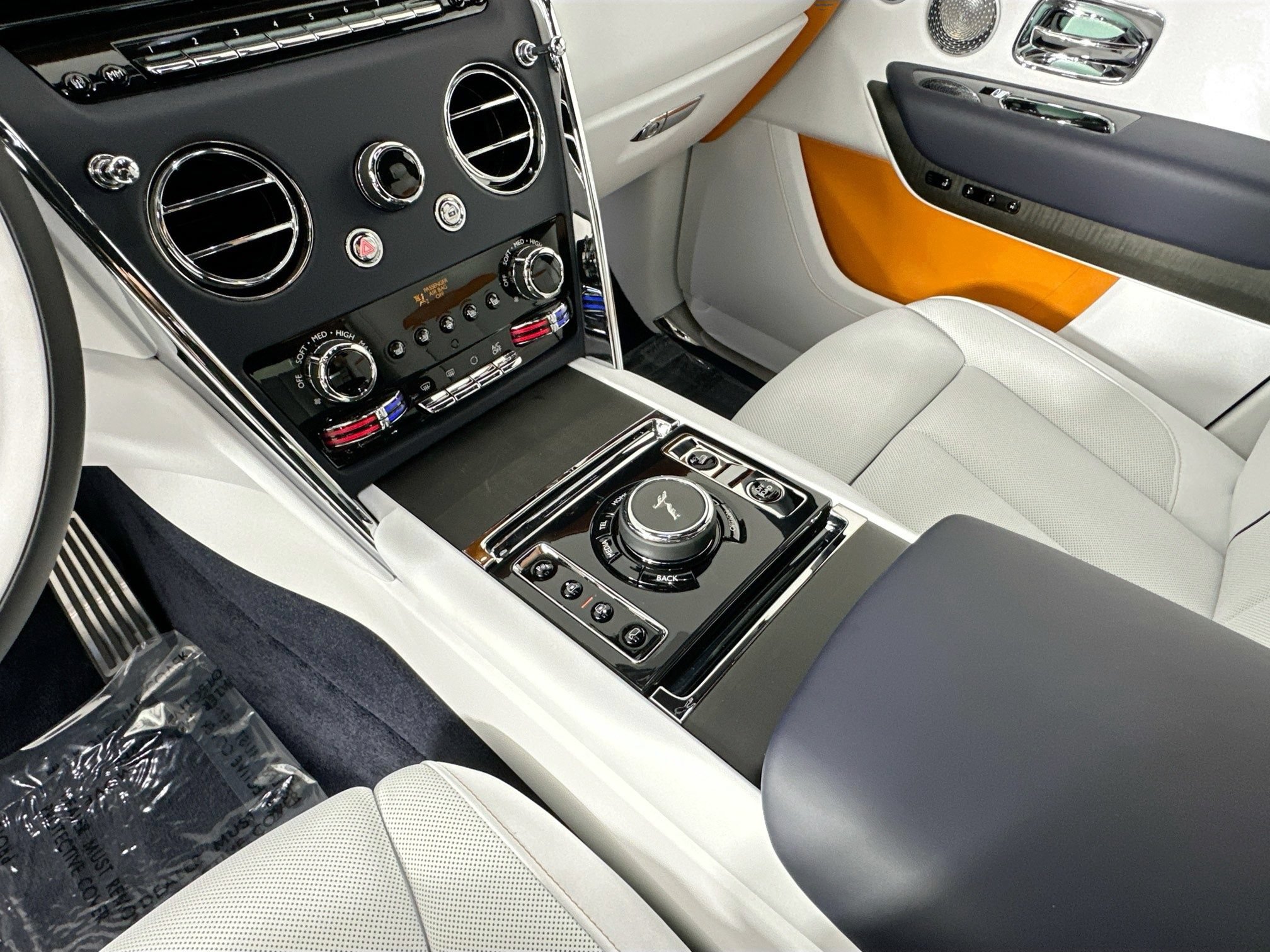 New 2027 Rolls-Royce Cullinan AWD/4WD image 14