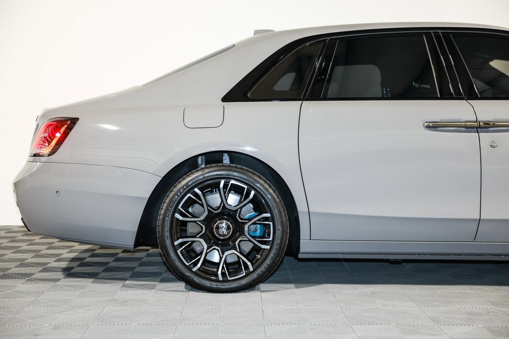 Used 2022 Rolls-Royce Ghost Black Badge image 2