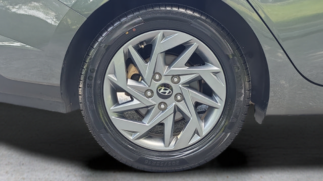 Used 2024 Hyundai Elantra SEL FWD image 45