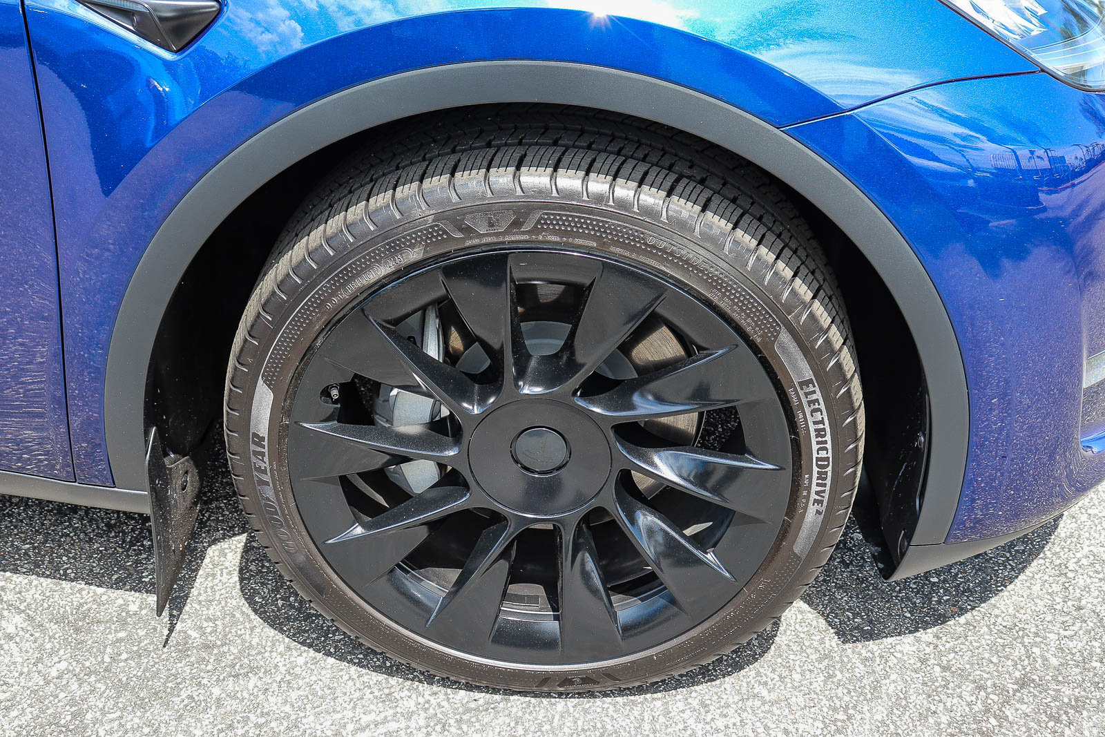 Used 2023 Tesla Model Y Long Range AWD/4WD image 7