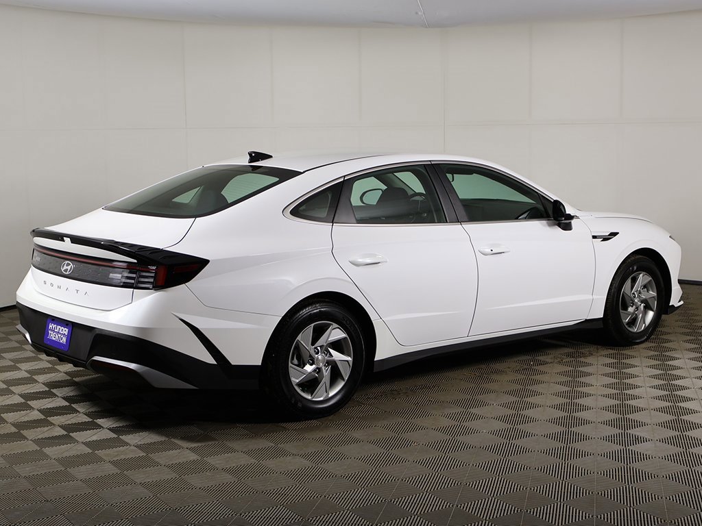 Used 2025 Hyundai Sonata SE image 8
