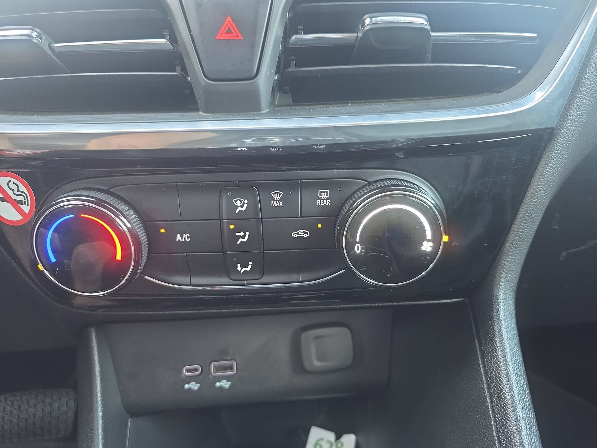 Used 2024 Buick Encore GX Sport Touring AWD/4WD image 23