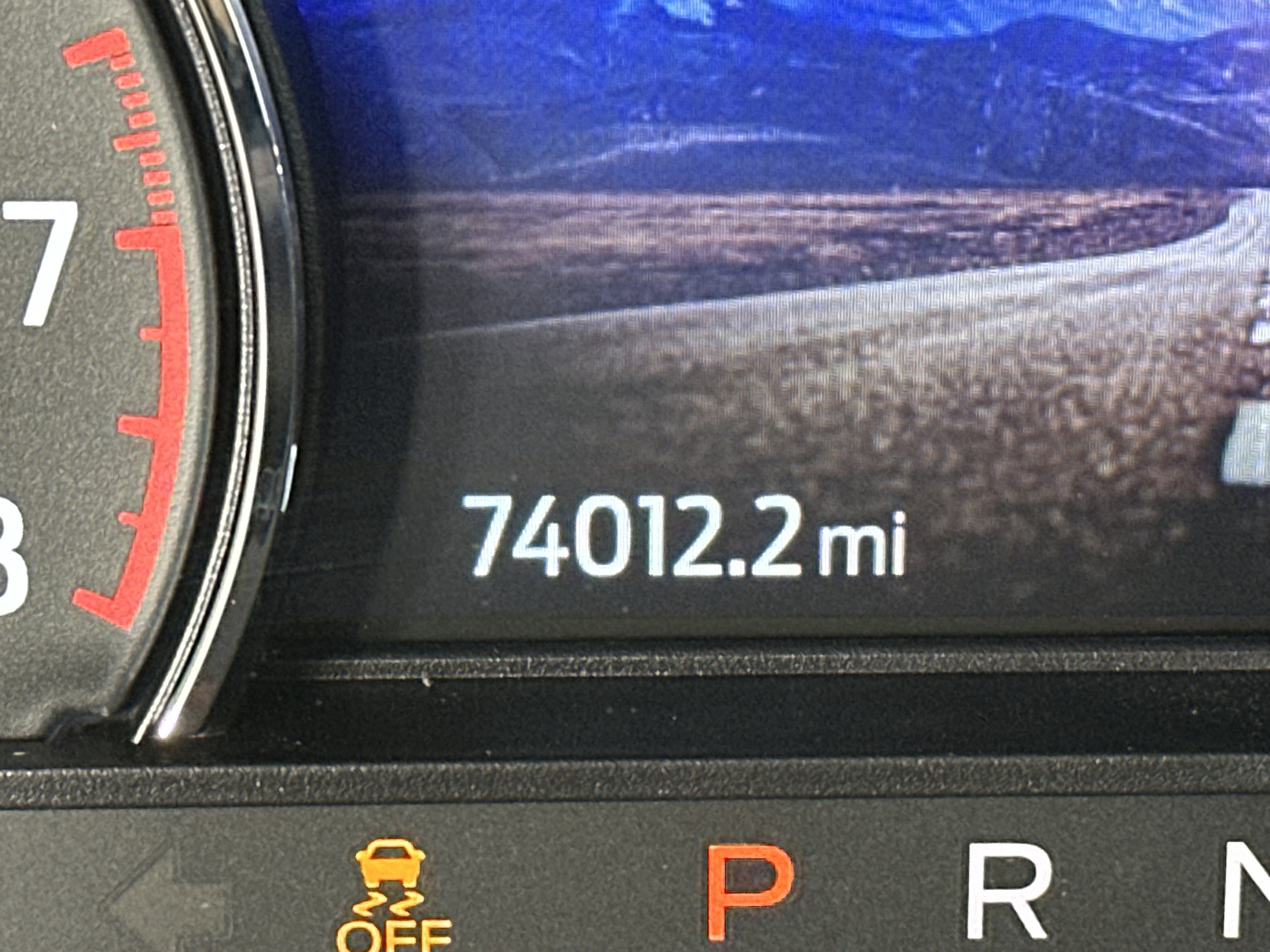 Used 2021 Ford Explorer XLT image 4