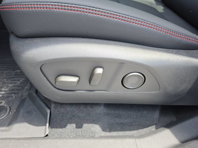New 2026 Chevrolet Traverse RS w/ LPO, Floor Liner Package FWD image 24