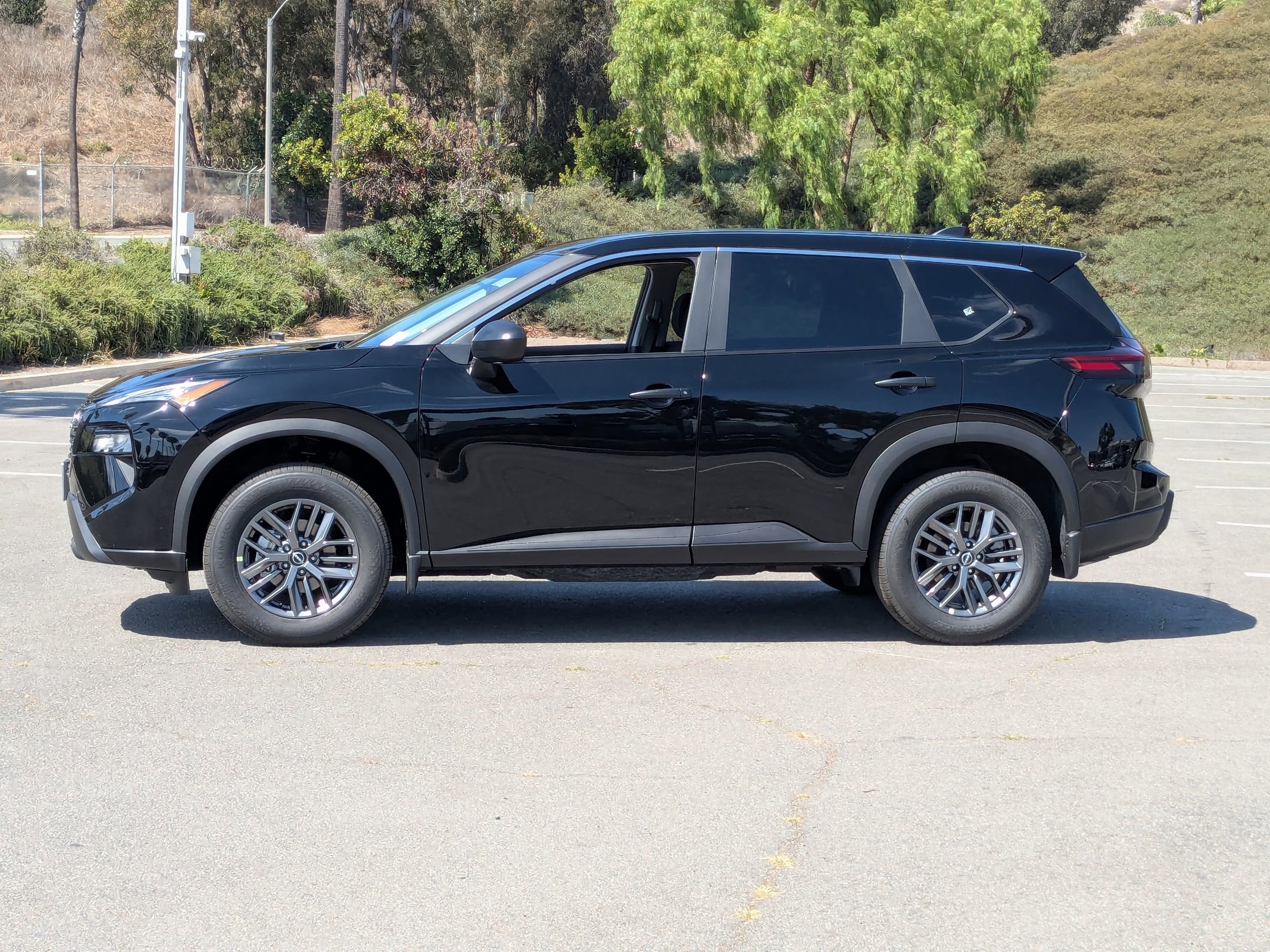 New 2026 Nissan Rogue S image 4
