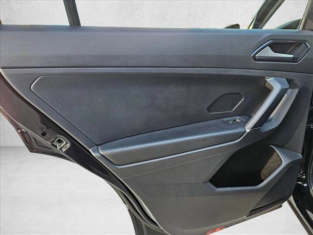 Used 2018 Volkswagen Tiguan SE image 21
