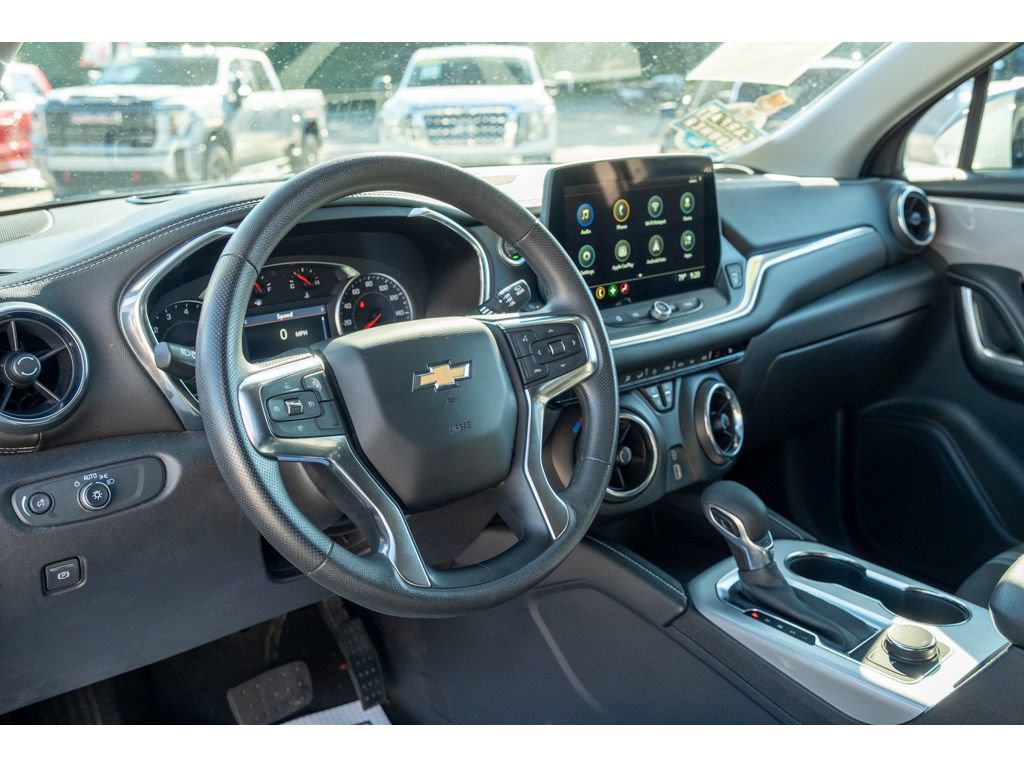Used 2025 Chevrolet Blazer LT AWD/4WD image 11