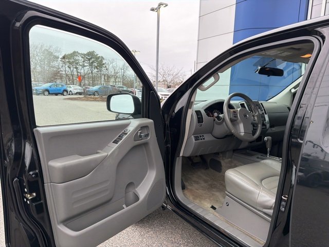 Used 2016 Nissan Frontier SV image 9