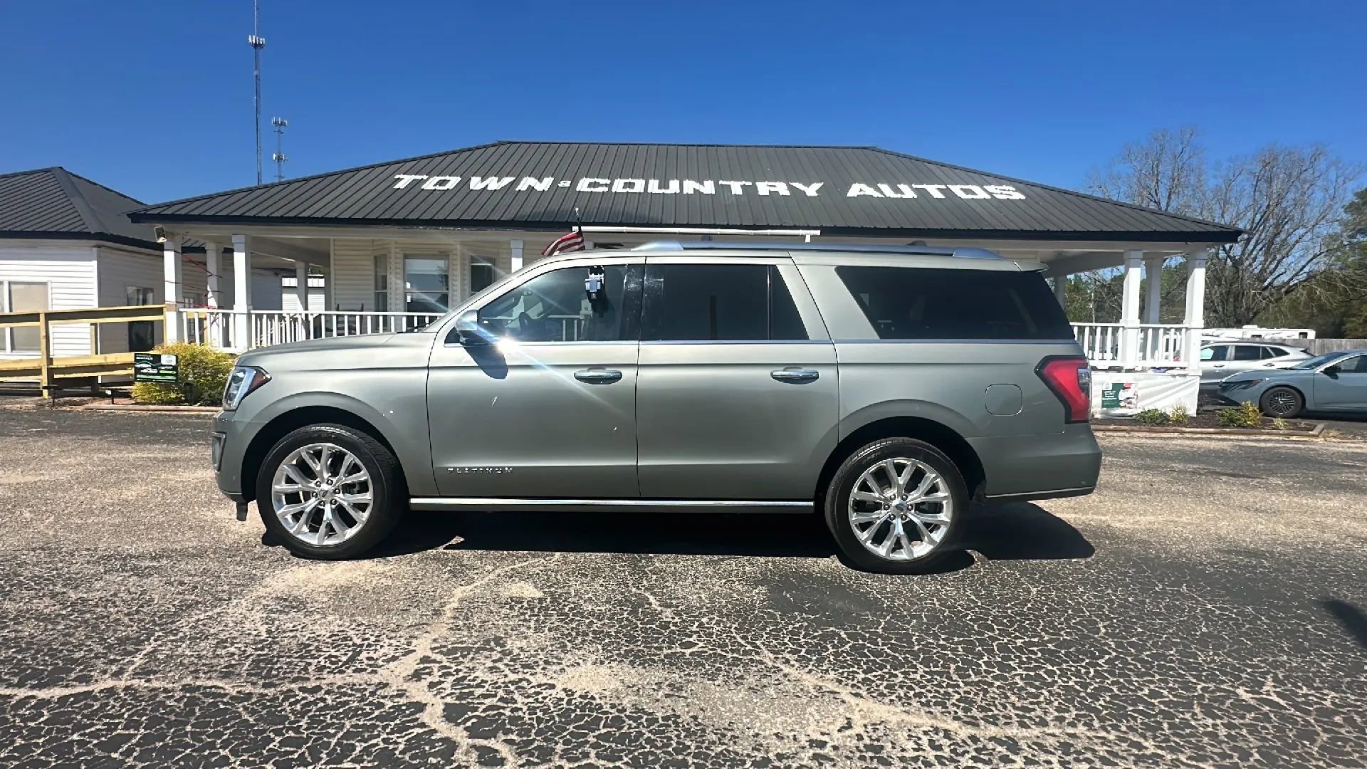 Used 2019 Ford Expedition Max Platinum AWD/4WD image 8