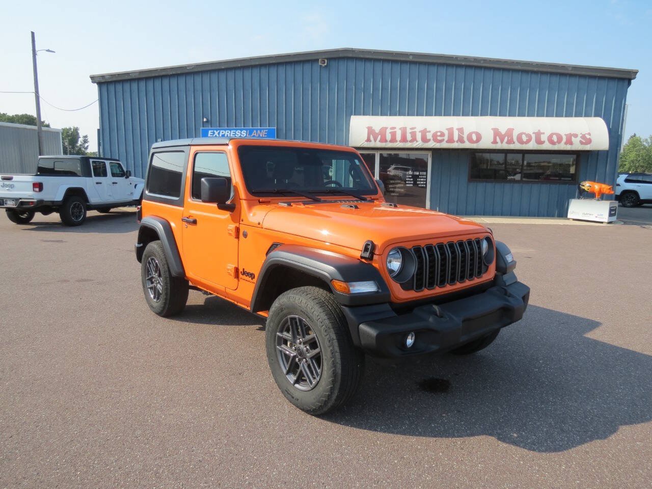 Used 2025 Jeep Wrangler Sport AWD/4WD image 2