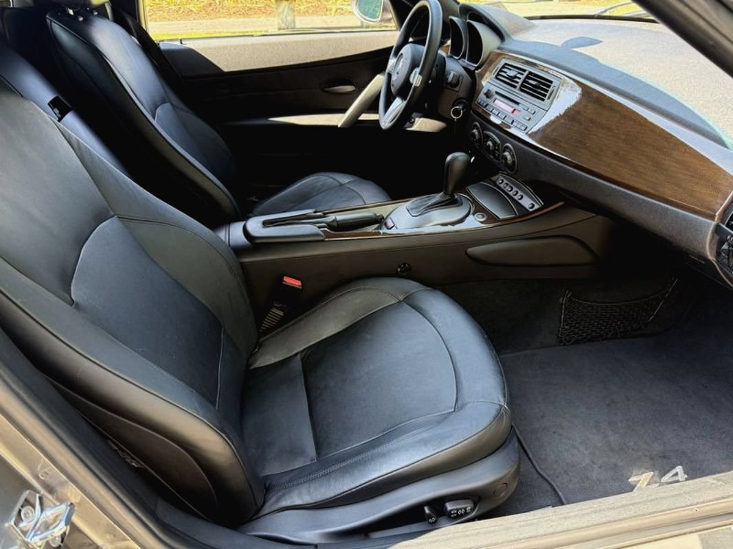 Used 2004 BMW Z4 2.5i RWD image 35