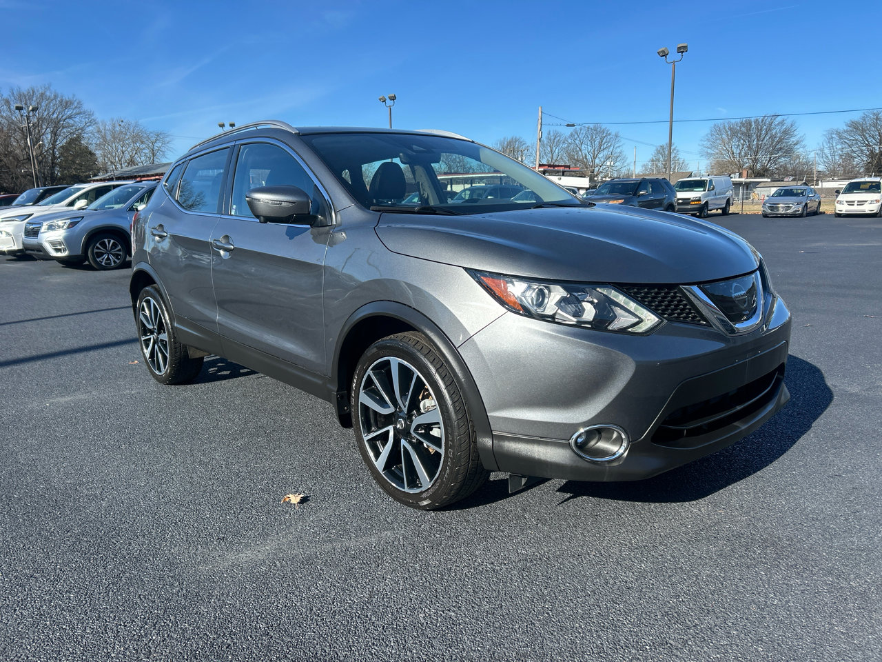 Used 2018 Nissan Rogue Sport SL w/ SL Premium Package image 3