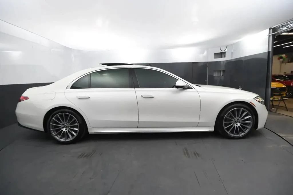 Used 2022 Mercedes-Benz S 580 4MATIC Sedan w/ AMG Line Package image 6