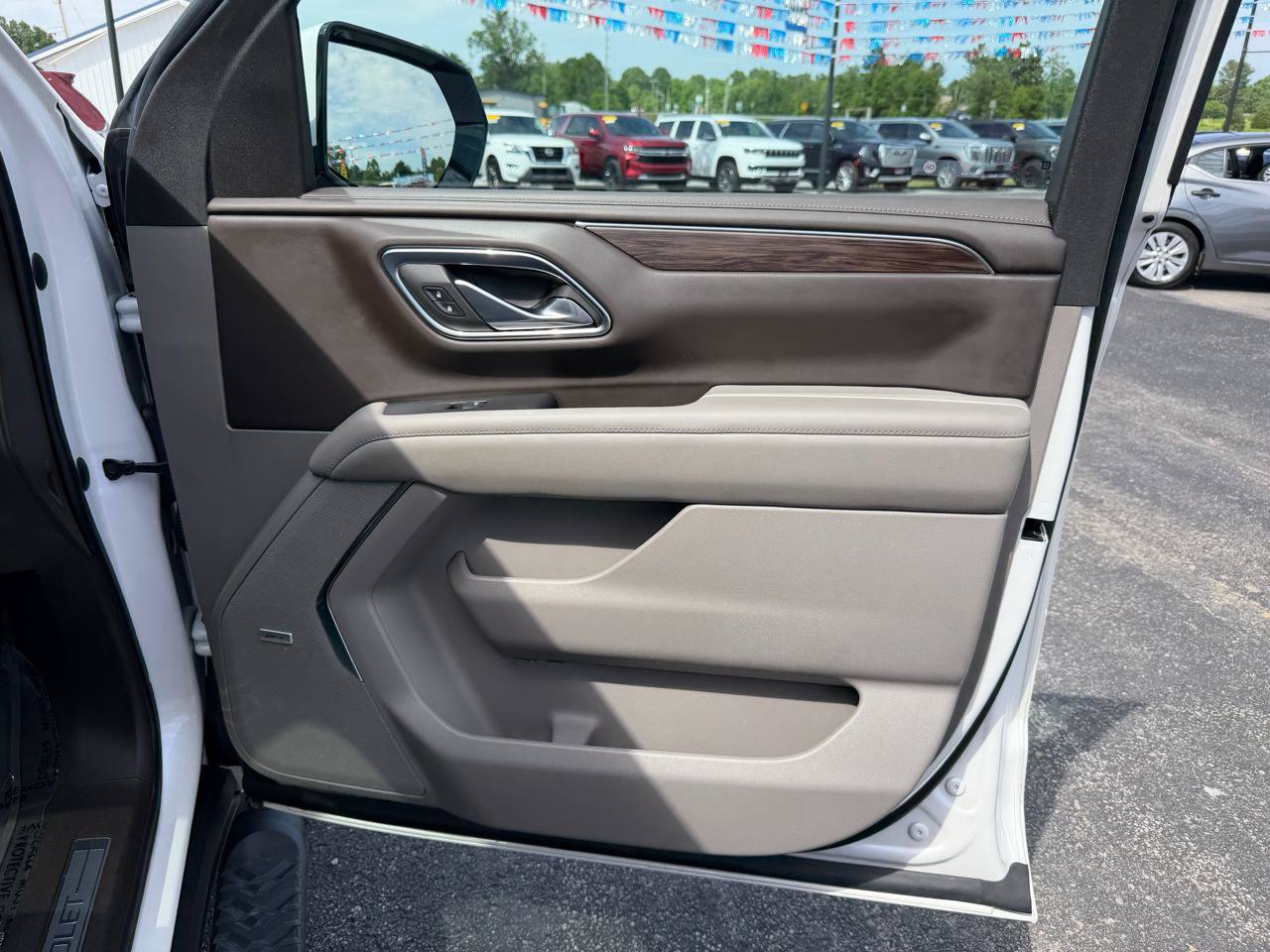 Used 2023 Chevrolet Suburban Z71 AWD/4WD image 25
