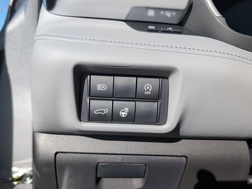 Used 2026 Toyota Highlander Limited image 16