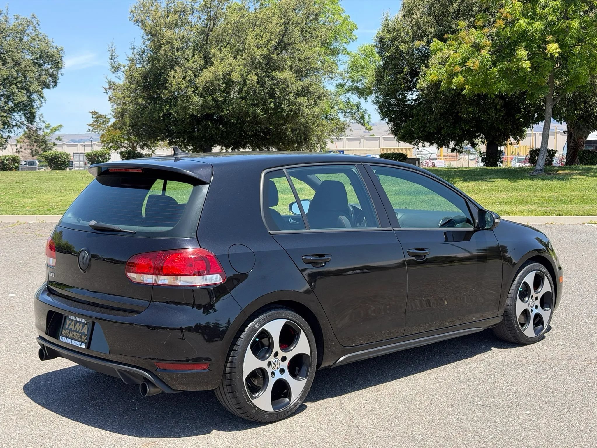 Used 2011 Volkswagen GTI 4-Door FWD image 5