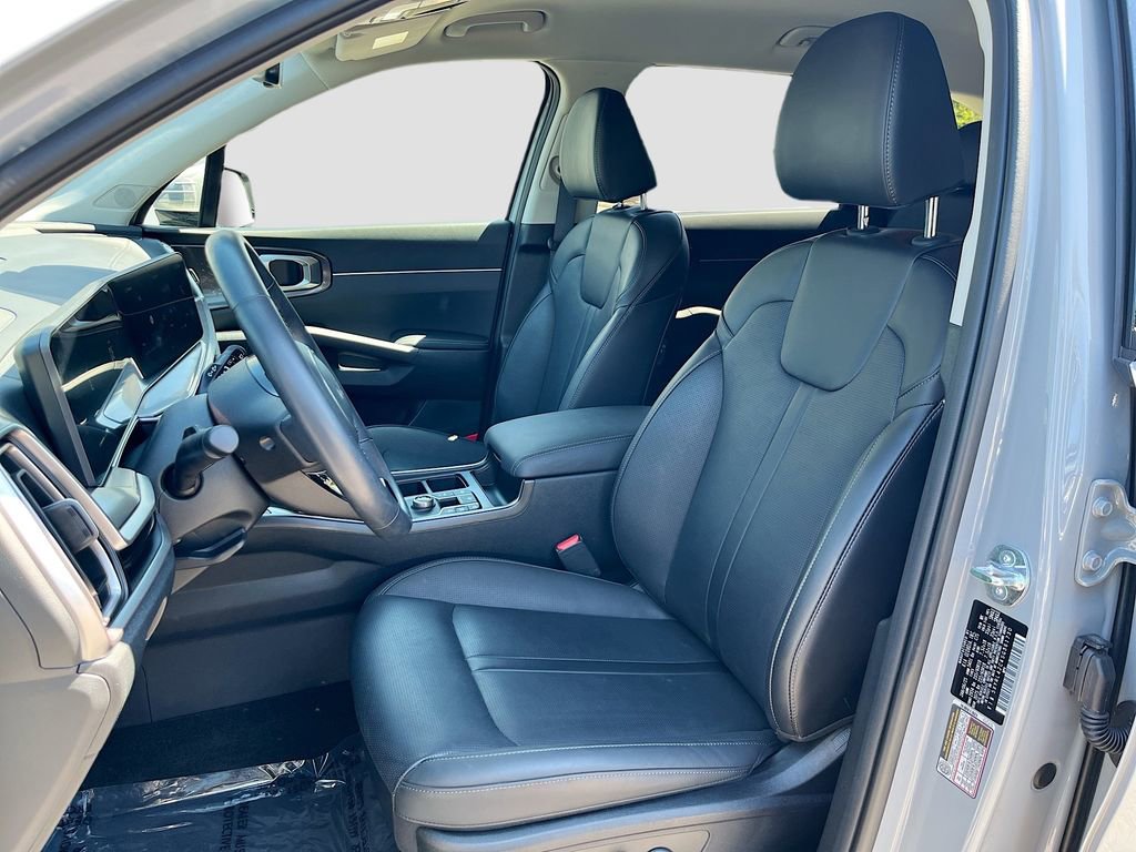 Certified 2025 Kia Sorento S image 15