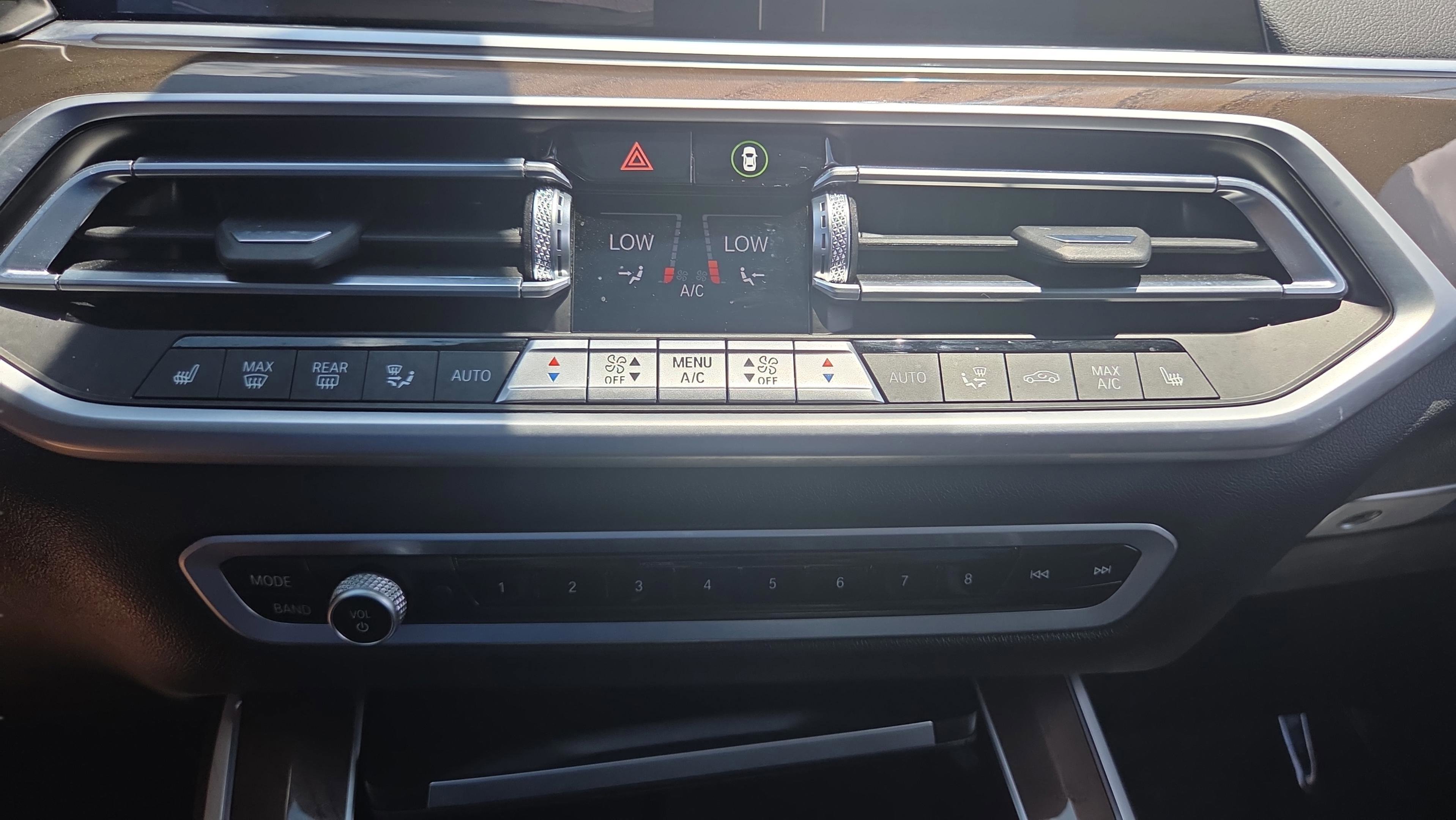 Used 2022 BMW X5 xDrive40i w/ Premium Package AWD/4WD image 31
