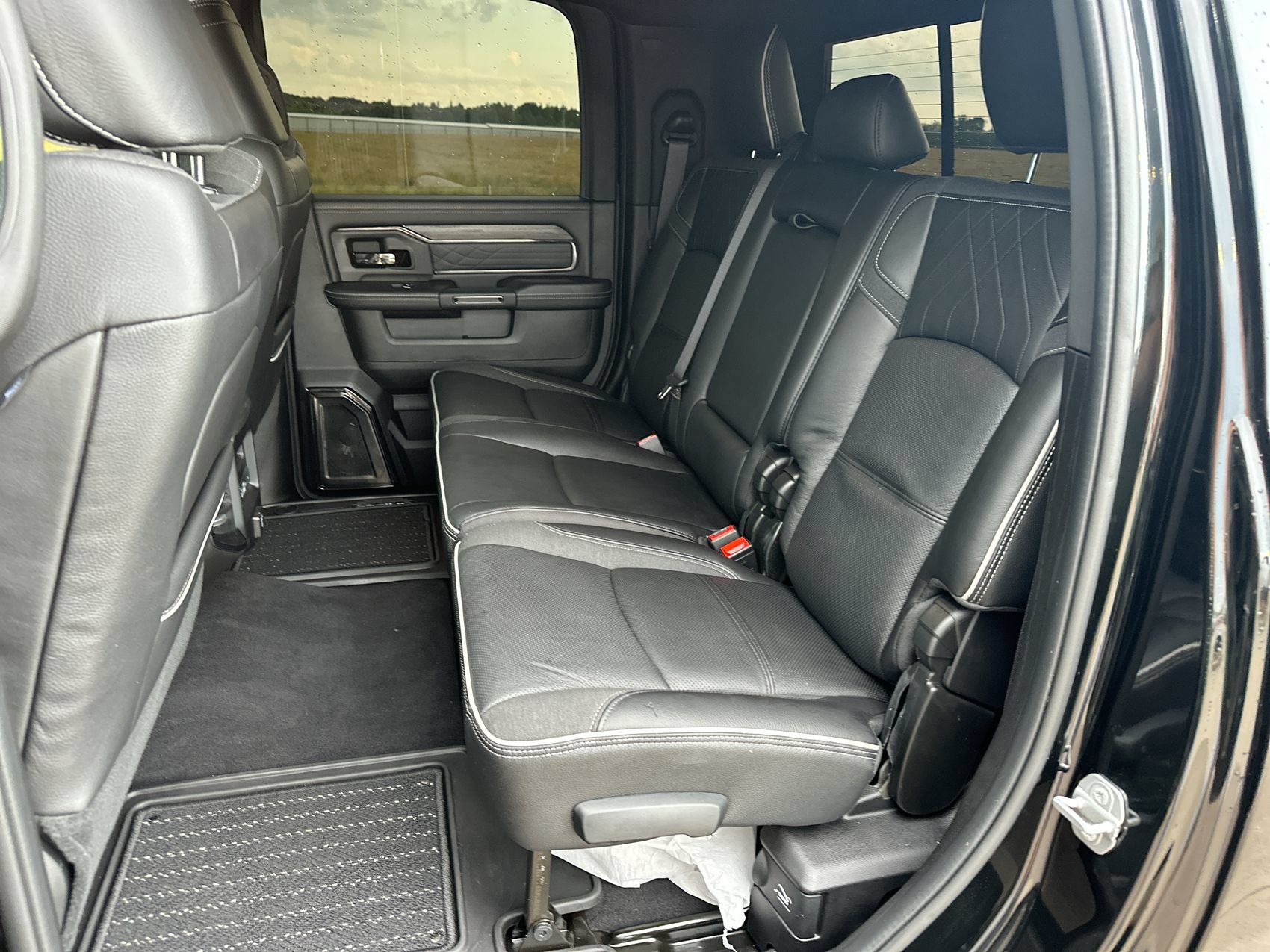 Used 2026 RAM 2500 Limited AWD/4WD image 24