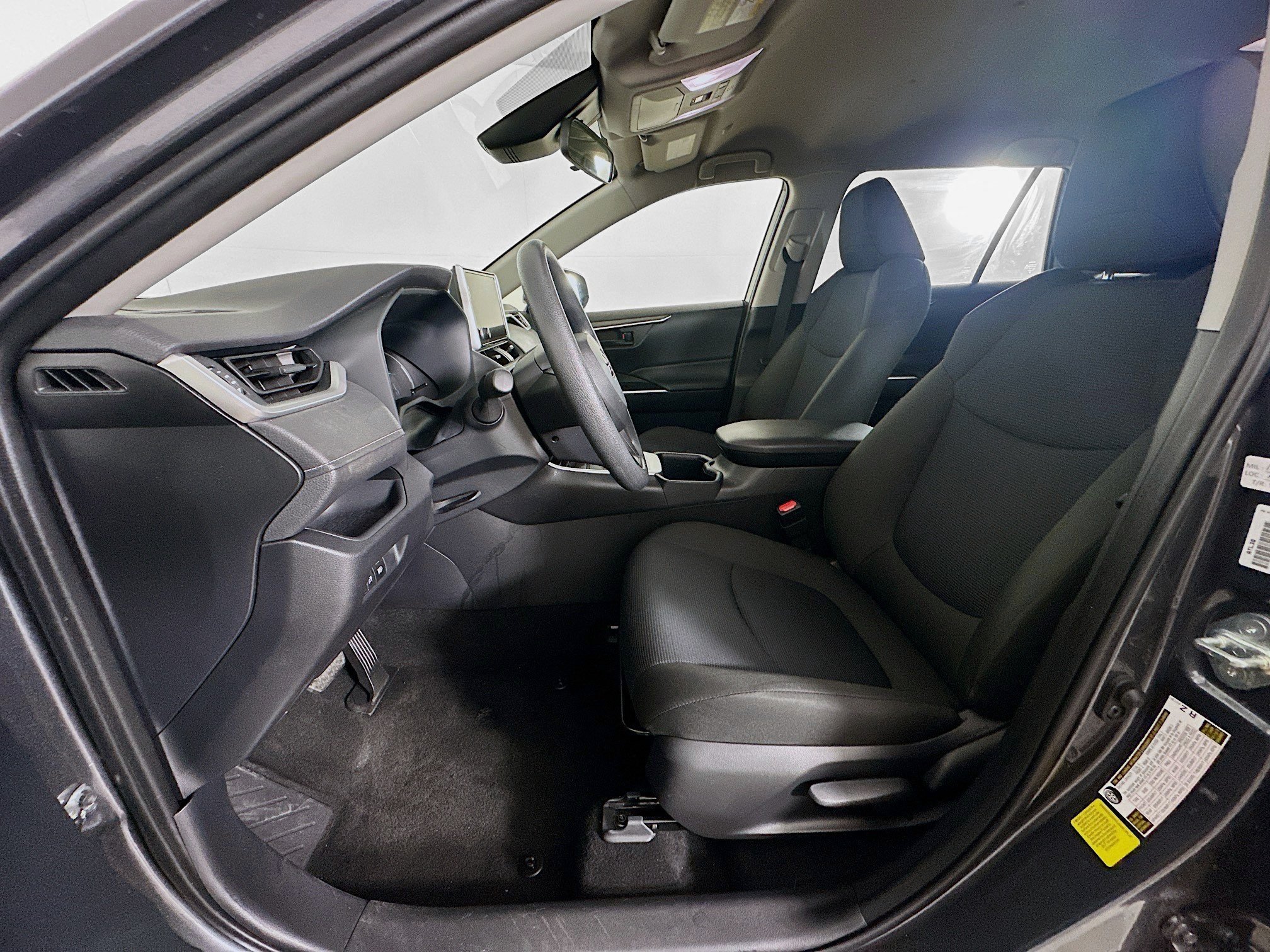 Used 2025 Toyota RAV4 LE AWD/4WD image 13